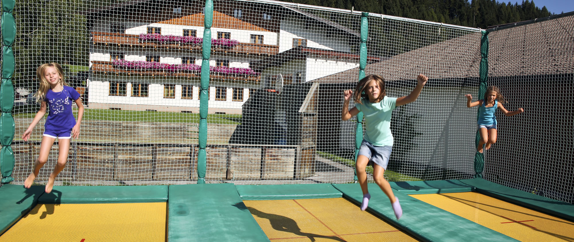Trampolinanlage im Jugendhotel in Flachau